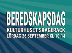 Mörkblå och mörkgröna ränder och texten: BEREDSKAPSDAG Kulturhuset Skagerack lördag 26 september kl 10-14